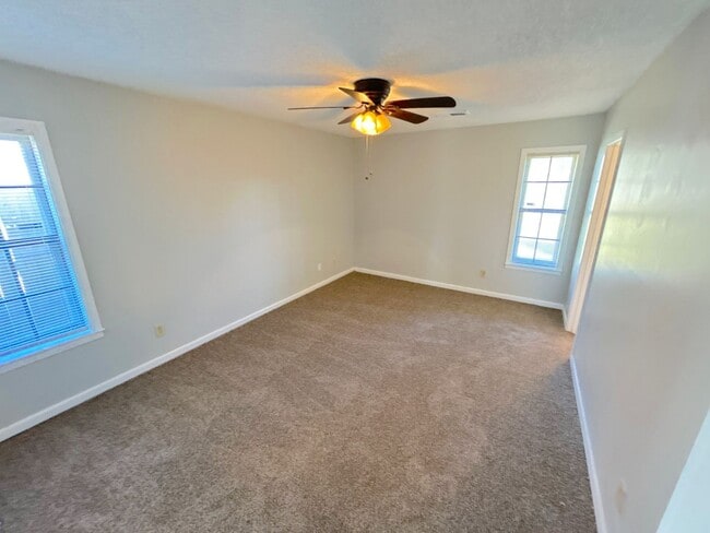 Building Photo - 6234 Midsummer Way