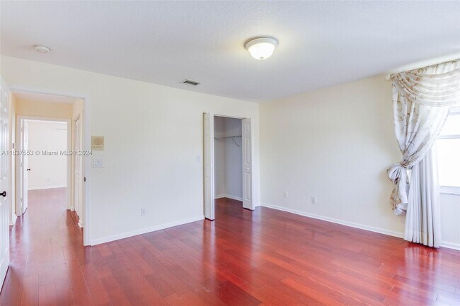 Building Photo - 2231 SW 164th Ave