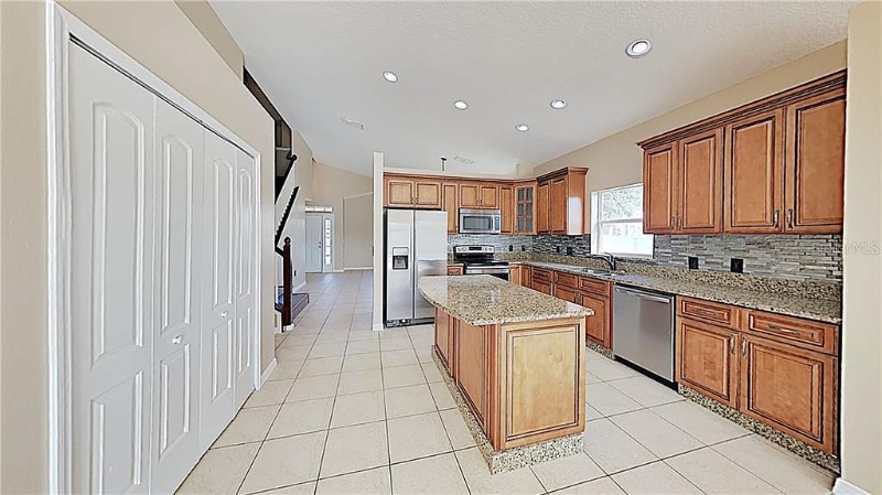 Building Photo - 1092 Hacienda Cir