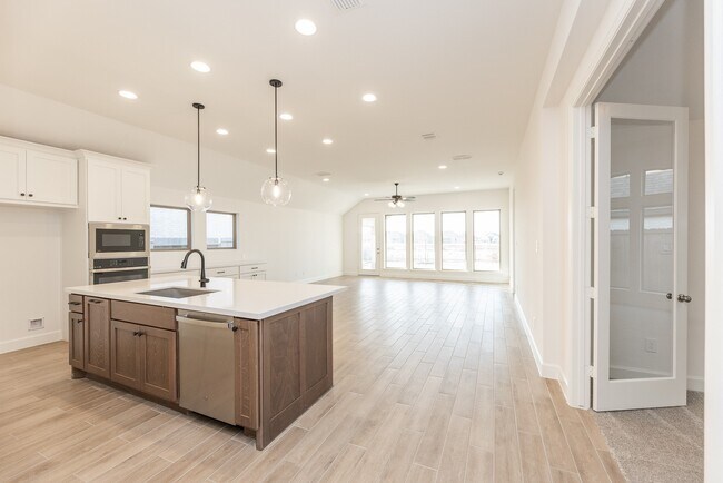 Building Photo - 2802 Sweet Honey Ln