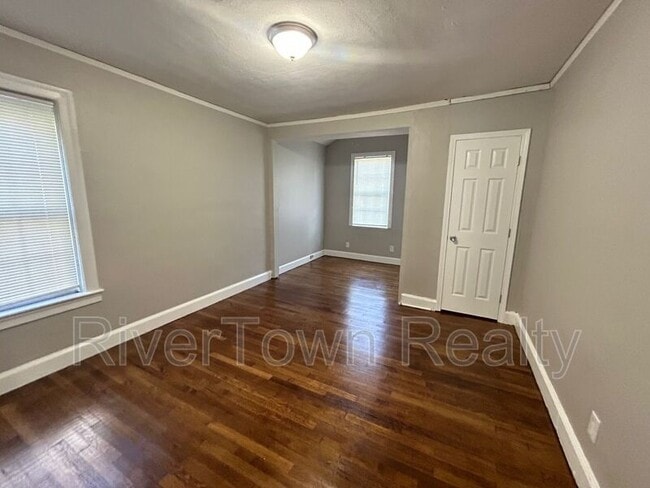 Building Photo - 2407 Larose Ave