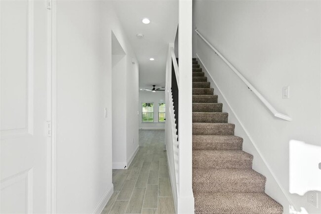 Building Photo - 914 Timberglen Ct