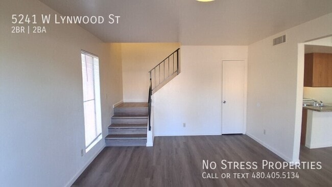 Building Photo - 5241 W Lynwood St