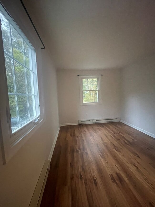 Building Photo - Downtown Kittery- close to the Shipyard