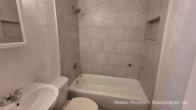 Building Photo - 102 N 11th St