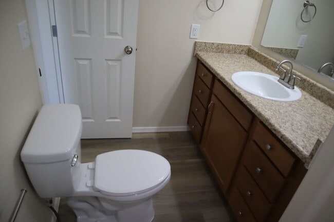 Building Photo - Fully Renovated Home You'll Want To See!