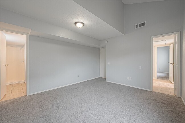 Building Photo - 9809 Richmond Ave.