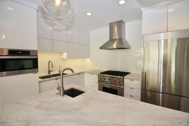 Building Photo - 19 Bayview Terrace