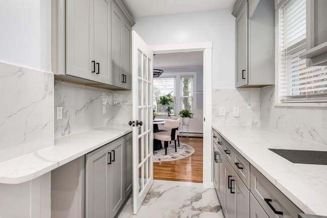 Building Photo - 815 Central Ave