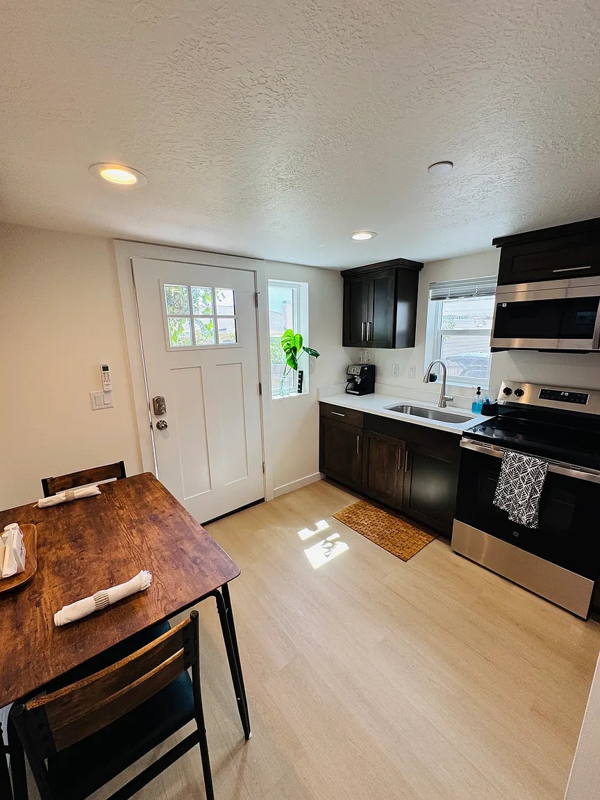 Building Photo - 515 S Koneta Ct