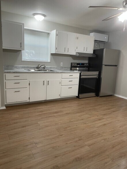 Building Photo - 1210 FM 667