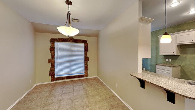 Building Photo - 3 Bedroom in Edmond