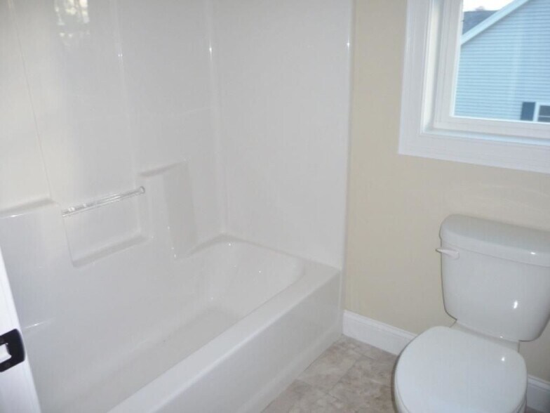 Building Photo - 214 Dallaire