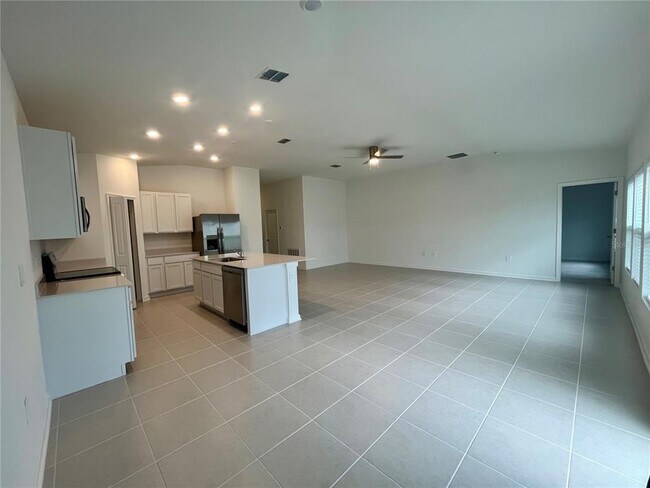 Building Photo - 4700 Golden Knight Blvd