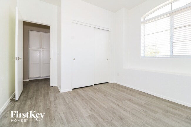 Building Photo - 13131 W Gelding Cir