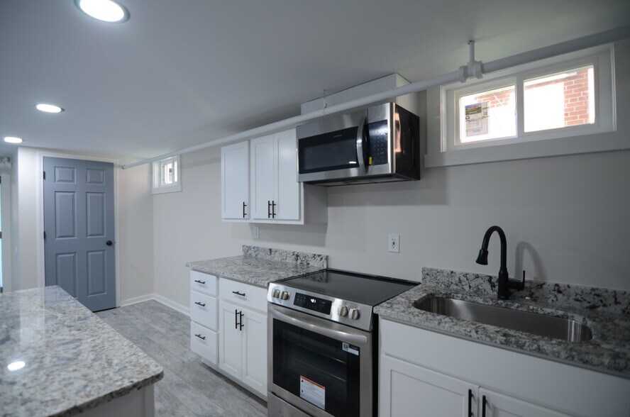 Building Photo - 7119 Delaware Ave