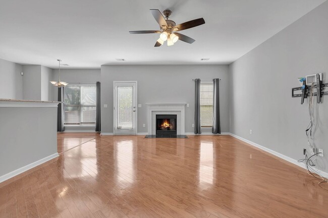 Building Photo - Beautiful and light-filled home in the desirable Normandy Place community located in Nashville’s ...