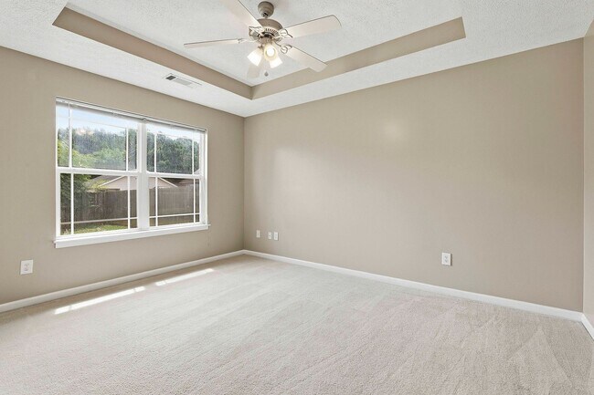 Building Photo - 3BR Home Walkable to Downtown Zebulon with Fenced Yard