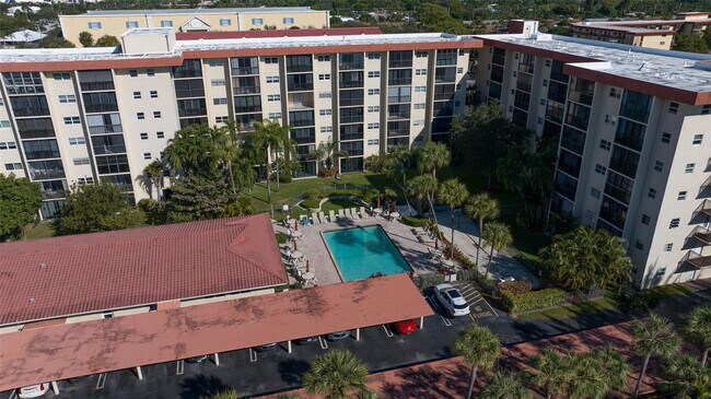 Building Photo - 2350 NE 14th Street Causeway