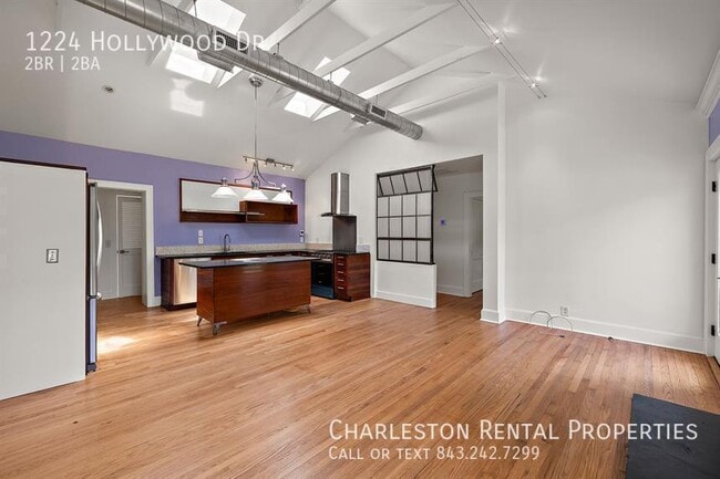 Building Photo - 1224 Hollywood Dr