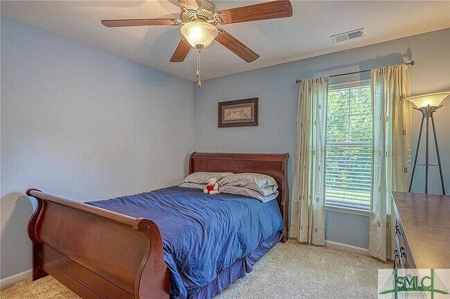 Building Photo - Spacious Home on a Corner Lot in Heritage New Riverside!
