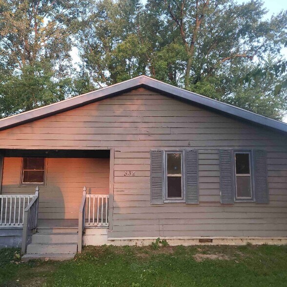 Building Photo - 332 Linden St