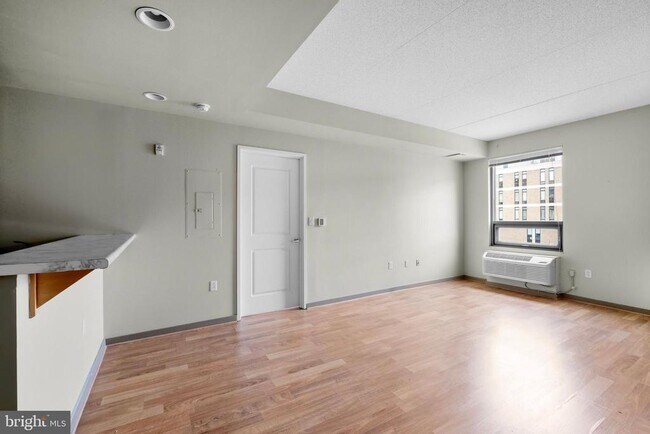 Building Photo - 815 Arch St