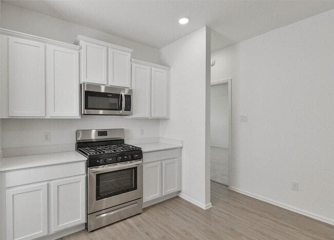 Building Photo - 1935 Barrett Gables Dr