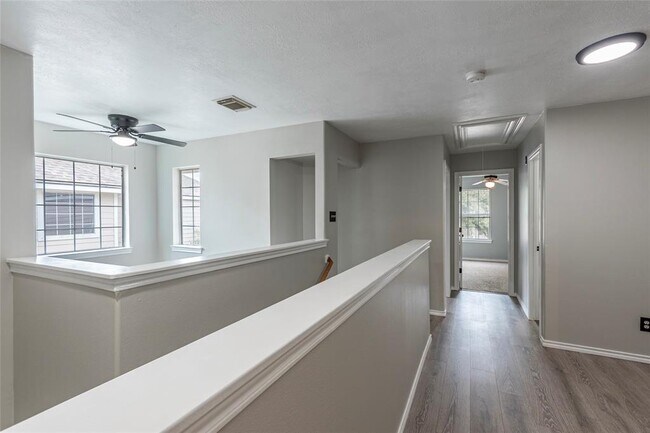 Building Photo - 336 Capella Oaks Ln