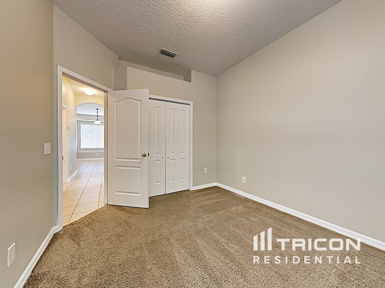 Building Photo - 5112 Clover Mist Dr