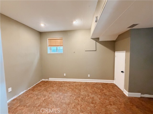Building Photo - 104 S Francisca Ave