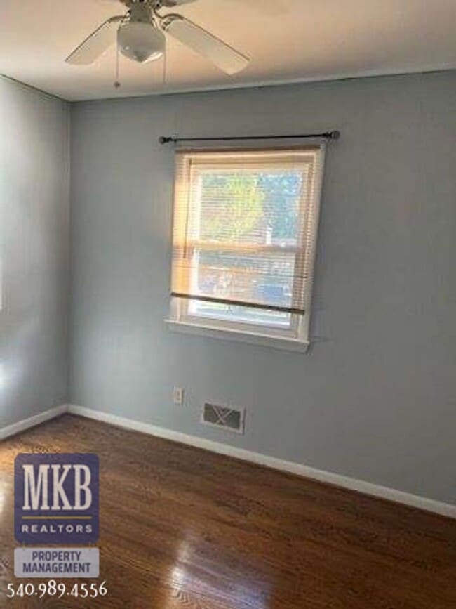 Building Photo - 3158 Galloway Dr