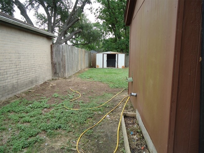 Building Photo - 7610 Lemma Dr