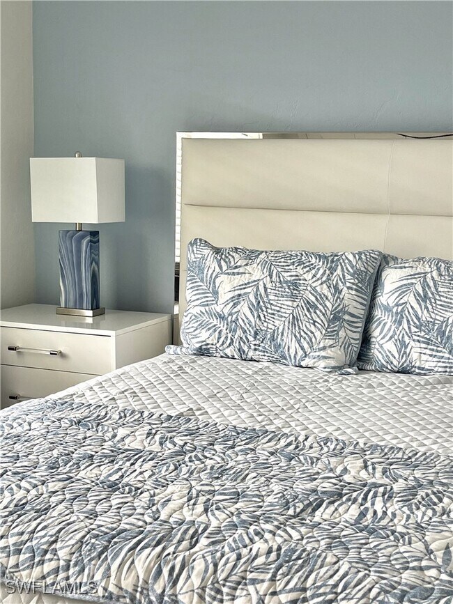 Building Photo - 10525 Gulf Shore Dr