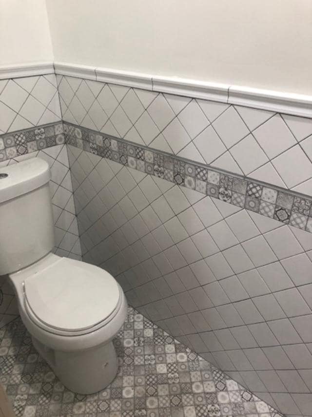 powder room - 2601 Castle Heights Pl