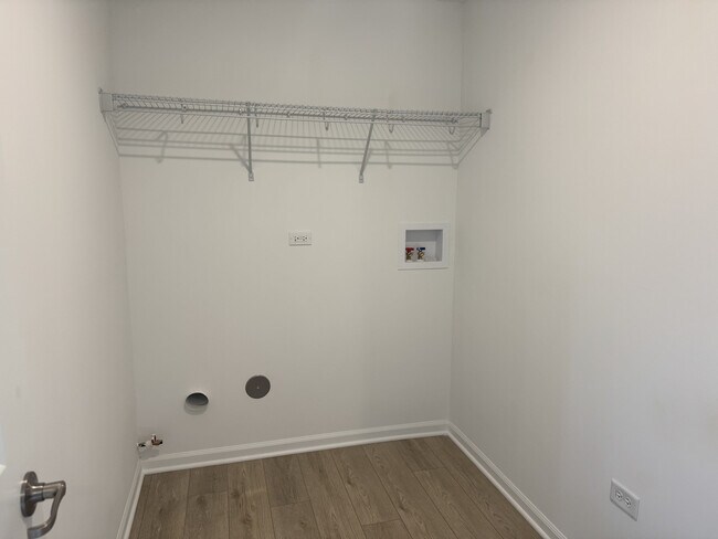 Building Photo - 14945 S McCarthy Cir