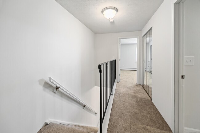 Building Photo - 74 Nutmeg Dr