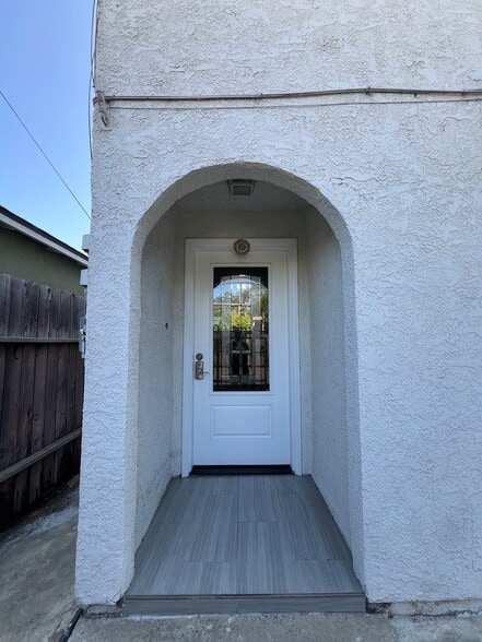 Building Photo - 5316 Inglewood Blvd