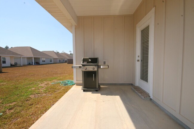 Building Photo - Stunning Modern 4-Bed, 2-Bath Home in Arbor Ridge – High Ceilings, Open Floor Plan, Granite Kitch...