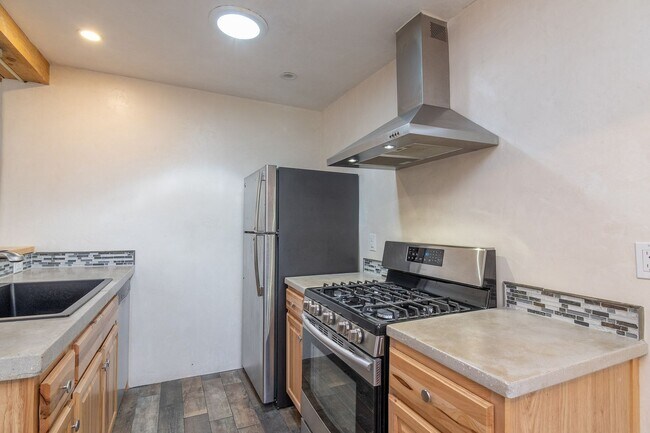 Building Photo - 728 Montez Pl