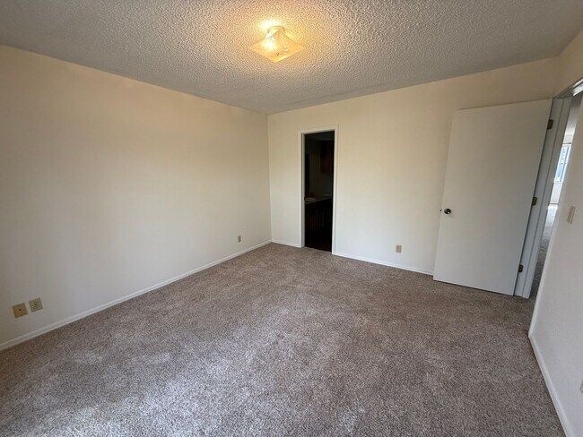 Building Photo - Broken Arrow 3 bedroom 2 Bath Duplex