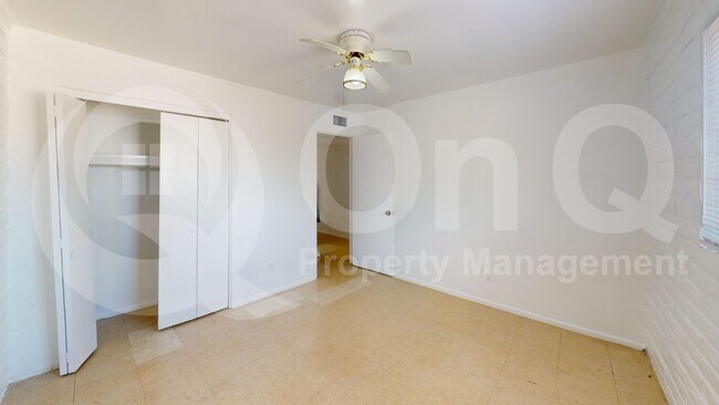 Building Photo - 872 W Glenn St