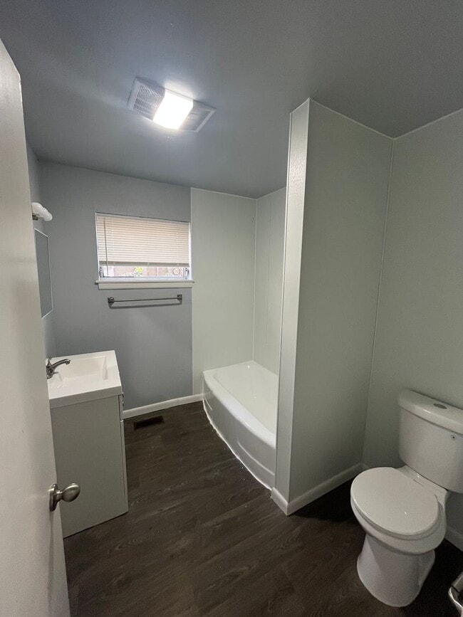 Building Photo - 18 Rosemont Dr