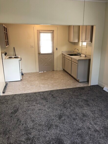 Building Photo - 14 N Huron St