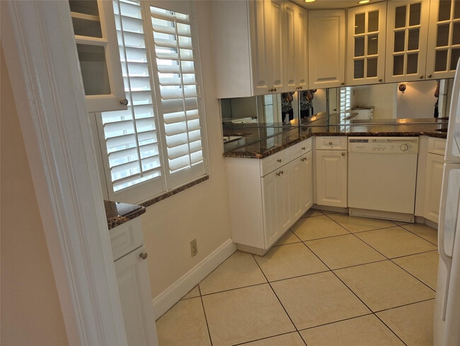 Building Photo - 2650 S Course Dr