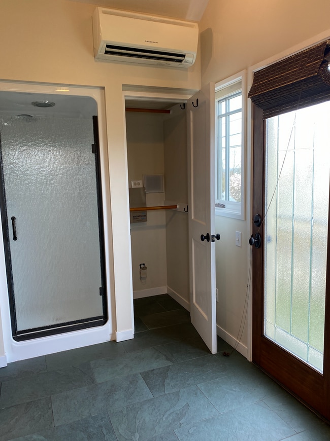 Building Photo - Beacon Hill Guest Cottage