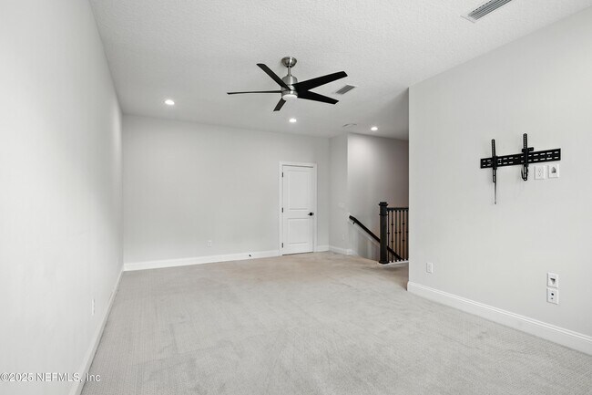 Building Photo - 480 Loosestrife Wy