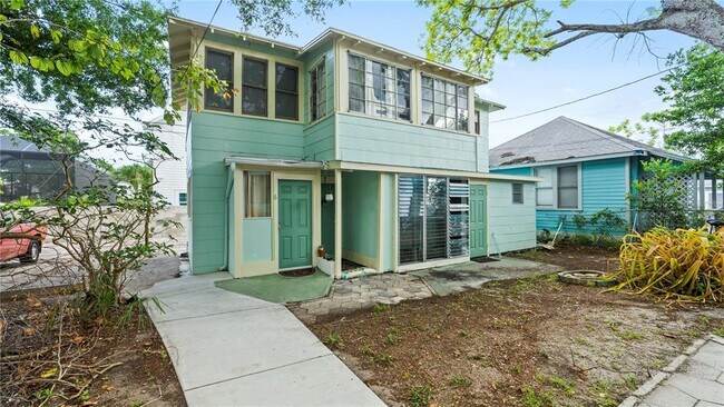 Building Photo - 750 7th Ave N