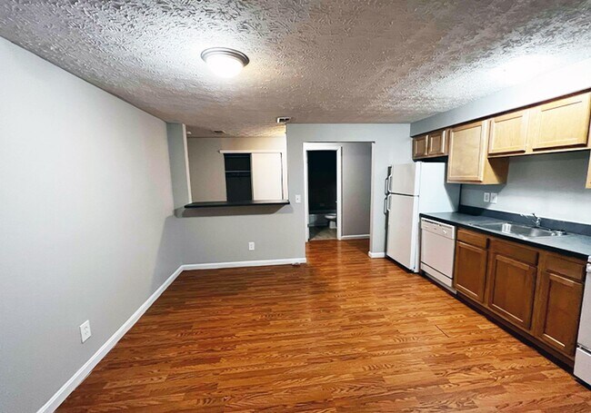 Building Photo - 525 Lowell Ave