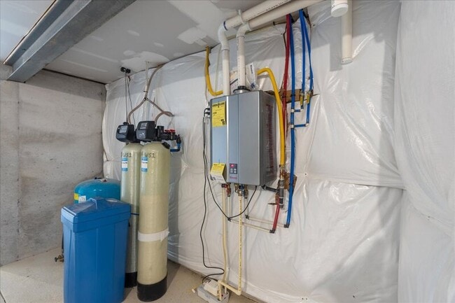 Building Photo - 8 Katie Dr